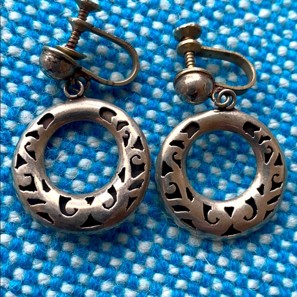 JDE ( or JDF) Mexico shadow box sterling silver screw back earrings vintage